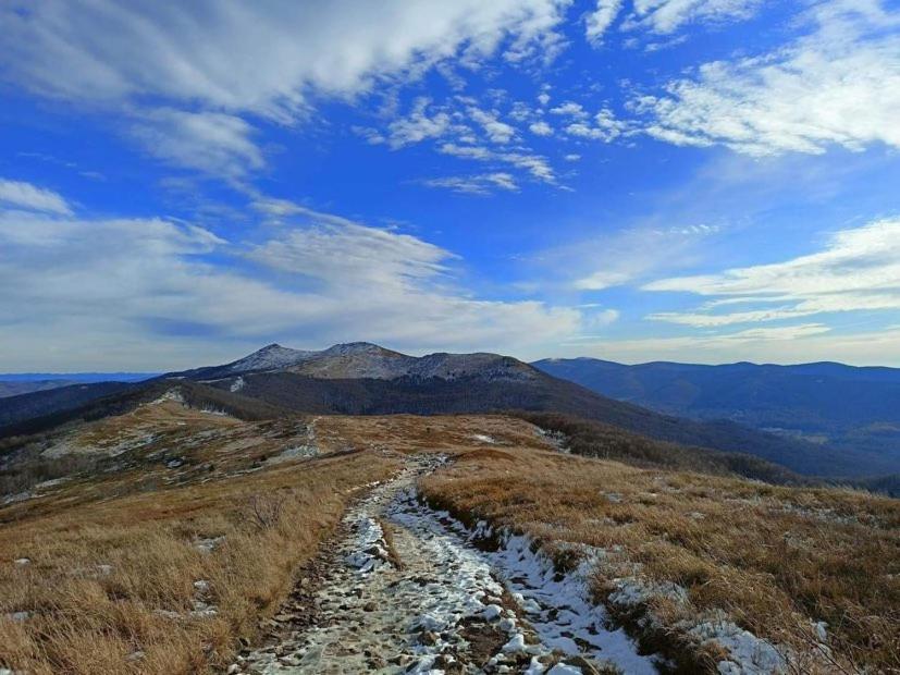 Bieszczady Apartament "Cicha Woda" Apartment Ustrzyki Dolne Luaran gambar